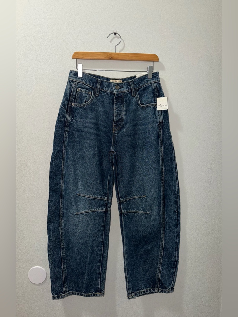 FREE PEOPLE We The Free Good Luck Mid-Rise Barrel Jean Size 25 In Deep End Boho - Picture 2 of 7